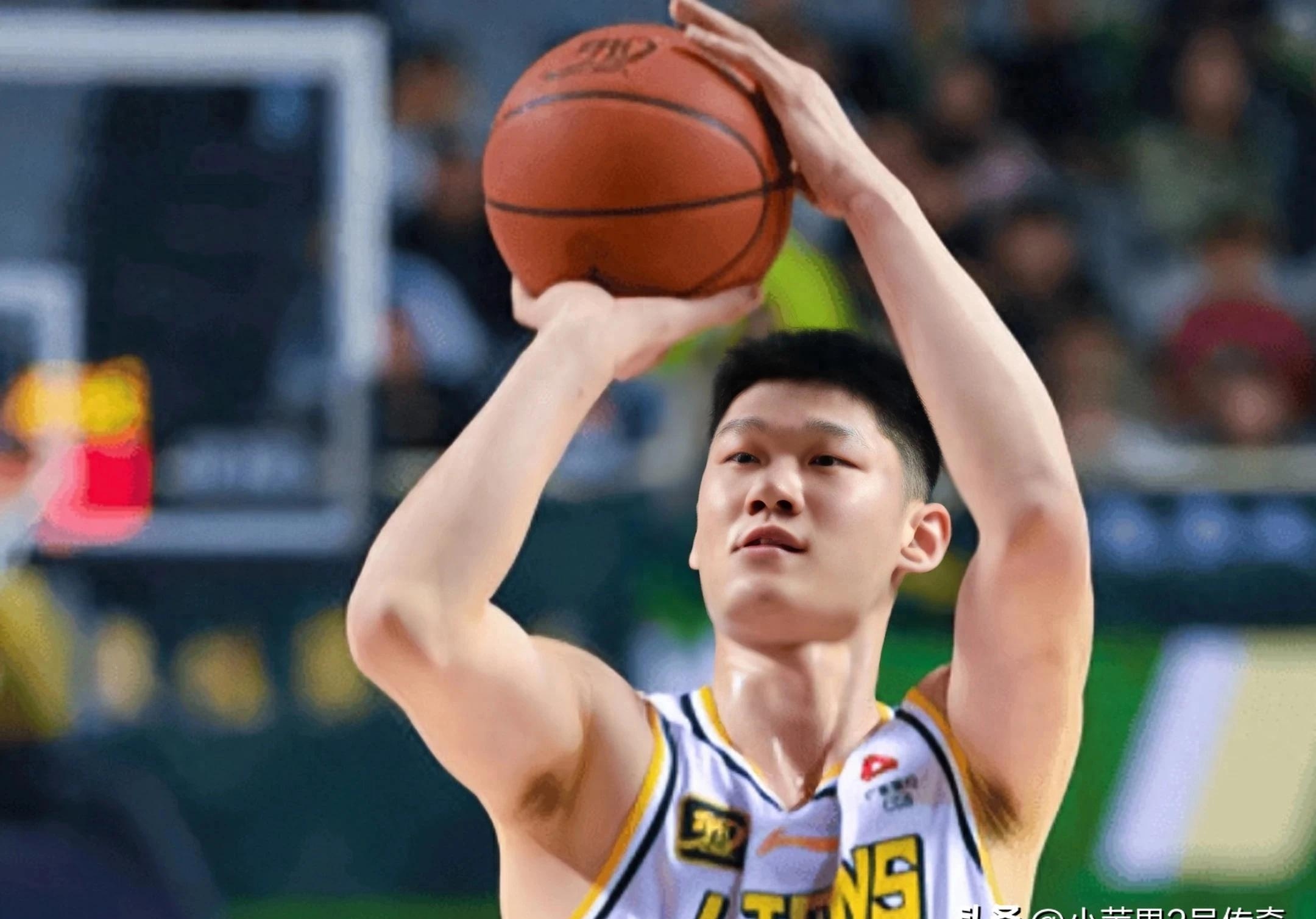 包含冲刺阶段广厦男篮备战意大利杯，手感冰凉细节曝光，媒体盛赞，控场能力受关注的词条