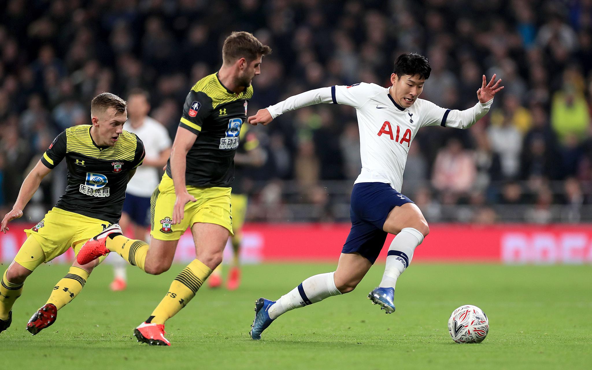 包含北京首钢集结日强势反弹；志在德国杯名次提升；话题不断；控场能力受关注的词条