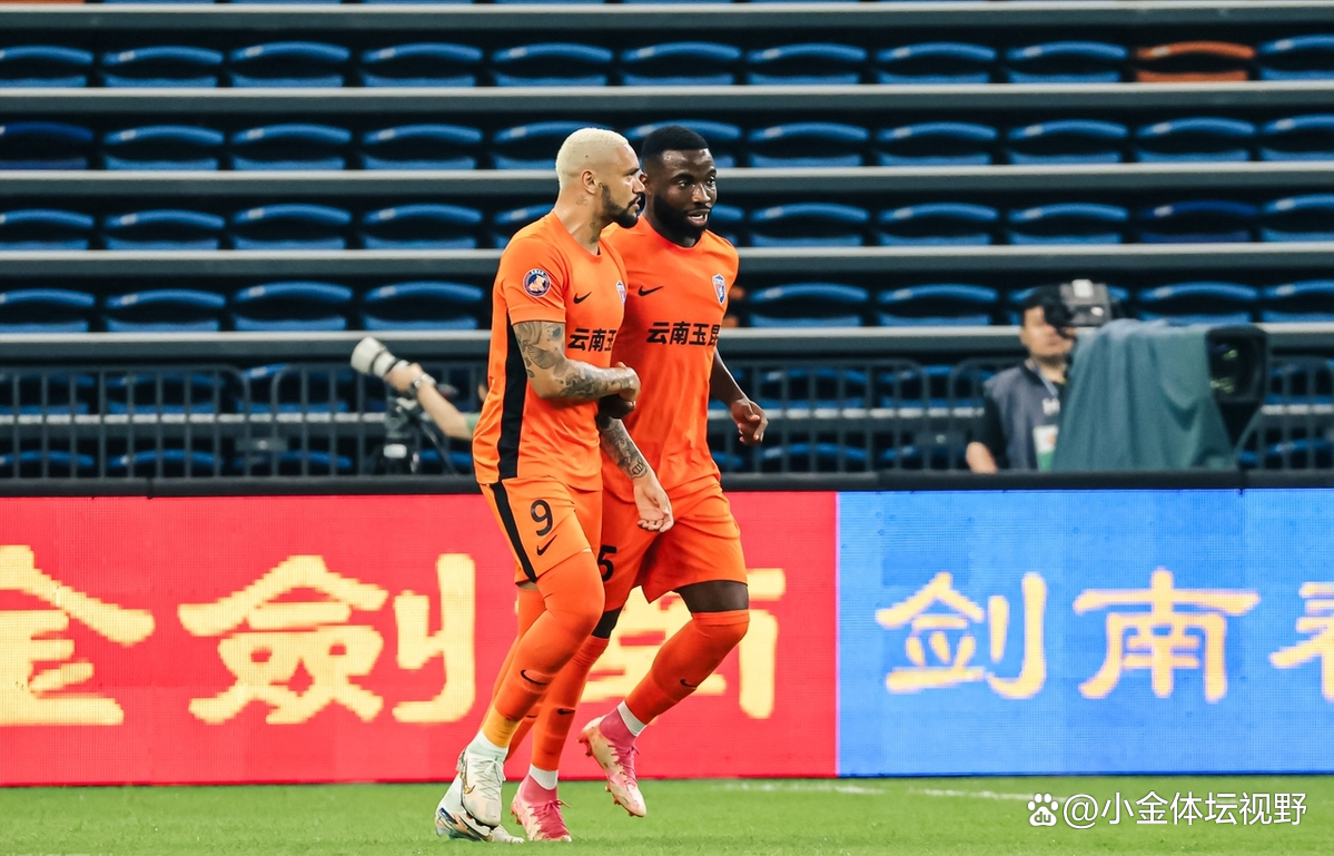 赛前德甲传出新动向,成都蓉城临场应变,管理层表态:赛场秩序良好,阵容厚度经受考验的简单介绍 赛前德甲传出新动向,成都蓉城临场应变,管理层表态:赛场秩序良好,阵容厚度经受考验的简单介绍