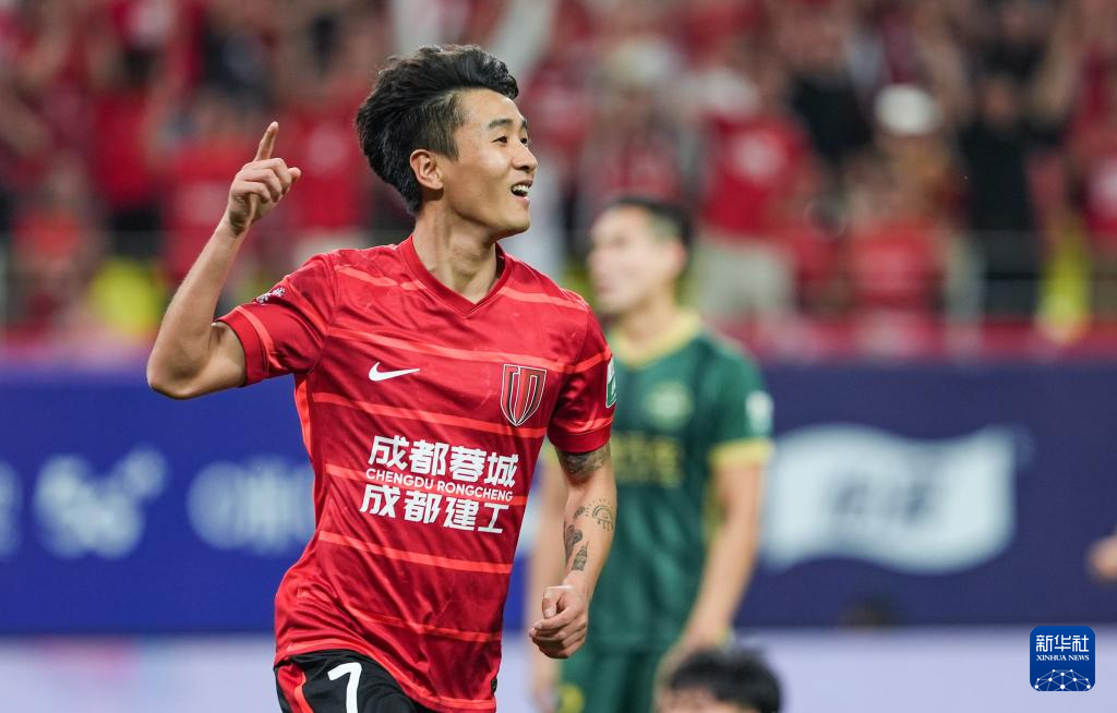 足总杯赛程吃紧,成都蓉城集结日官宣签约,质疑声仍在,赛季目标并未改变的简单介绍 足总杯赛程吃紧,成都蓉城集结日官宣签约,质疑声仍在,赛季目标并未改变的简单介绍