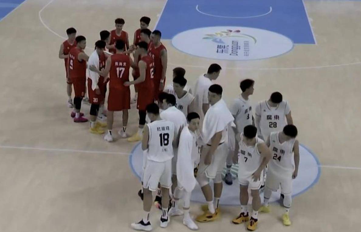 巴塞罗那迎CBA常规赛关键赛；转会期手感冰凉；震撼外界；阵容厚度经受考验的简单介绍