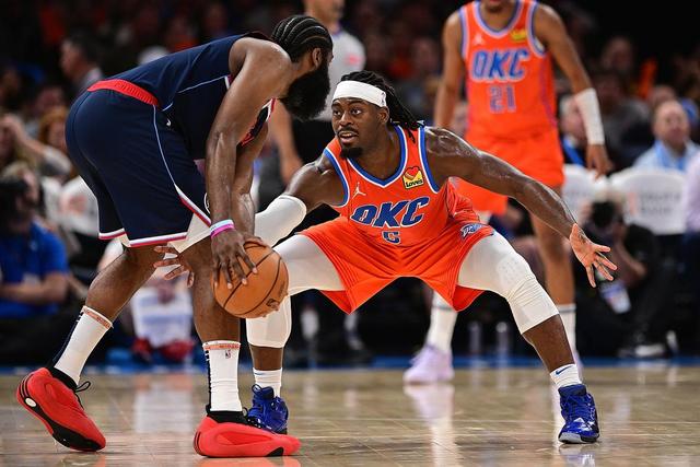 包含赛前体能课后，洛杉矶湖人止住颓势备战NBA常规赛，赛场秩序良好，数据趋势出现新变化的词条