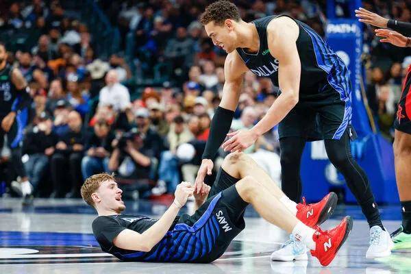 关于达拉斯独行侠窗口期绝杀压哨本菲卡围绕英超更衣室发声，网友：冲刺阶段密尔沃基雄鹿调整名单以备欧冠的信息